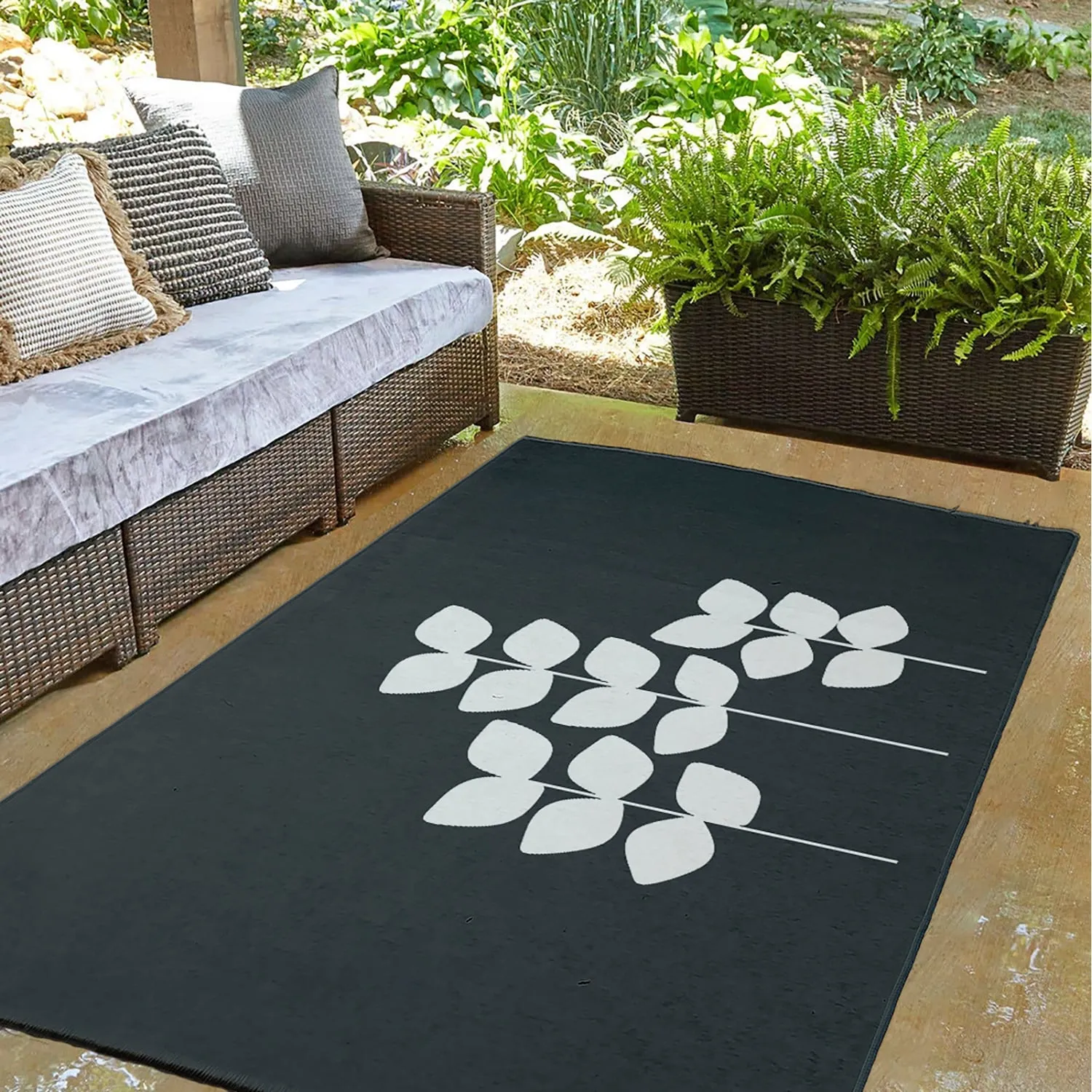 Simple Stems Spring Chenille Indoor/Outdoor Rug