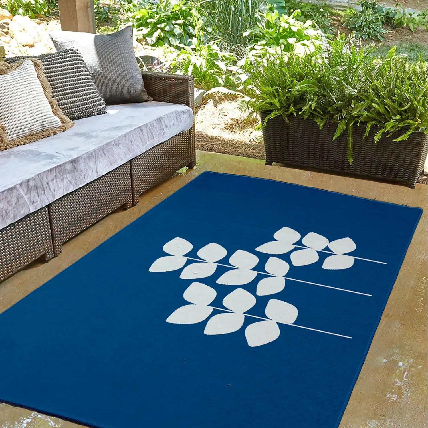 Simple Stems Spring Chenille Indoor/Outdoor Rug