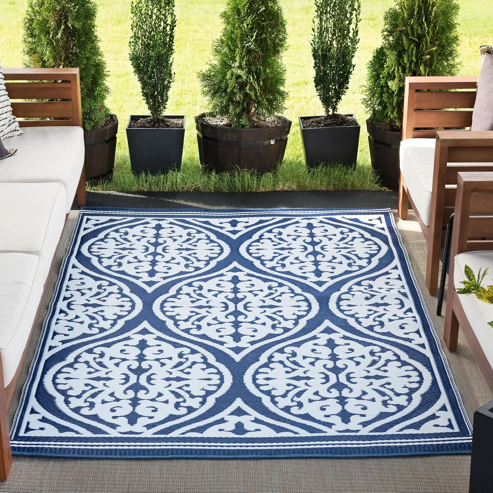 Sundown Beach Floral Indoor/Outdoor Area Rug