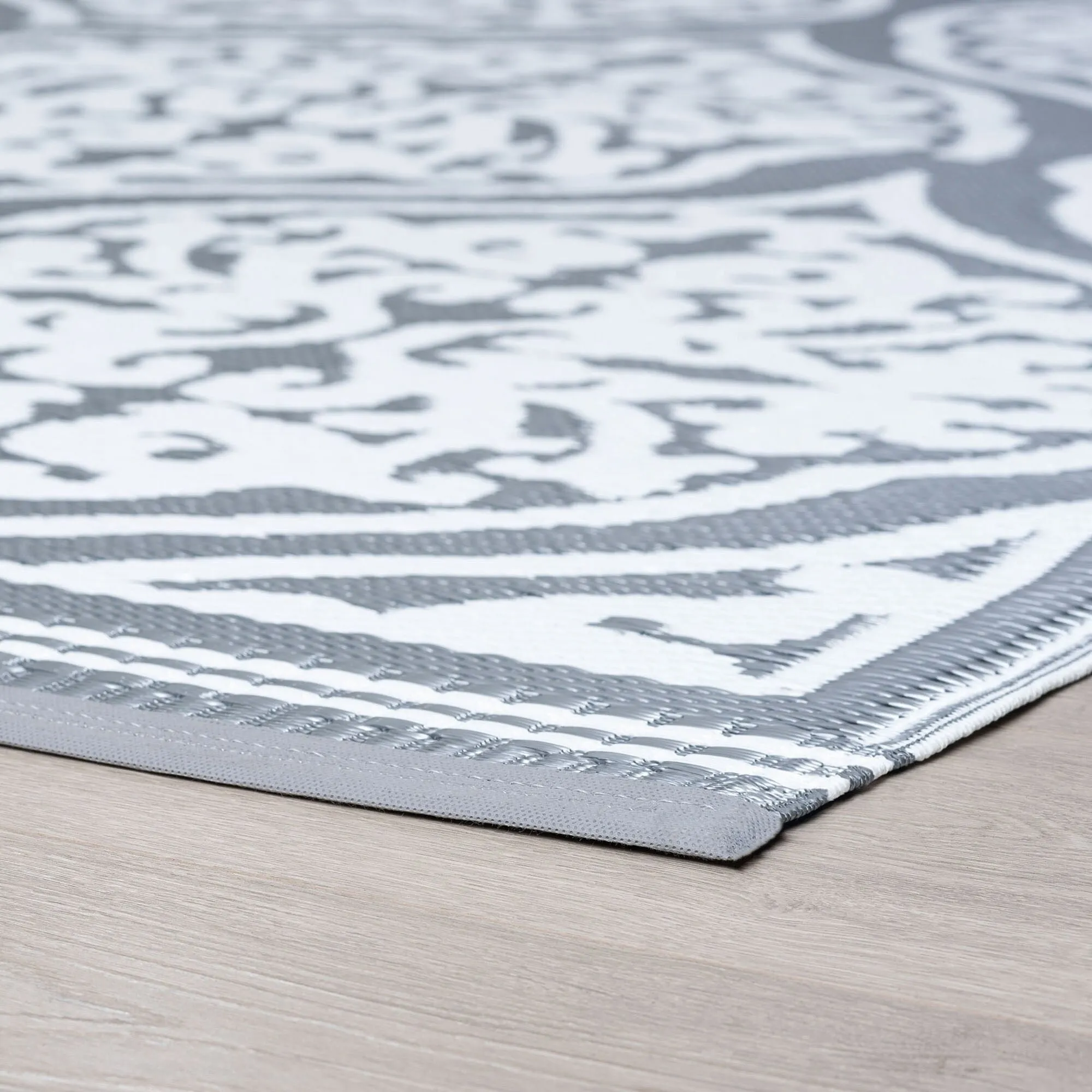 Sundown Beach Floral Indoor/Outdoor Area Rug