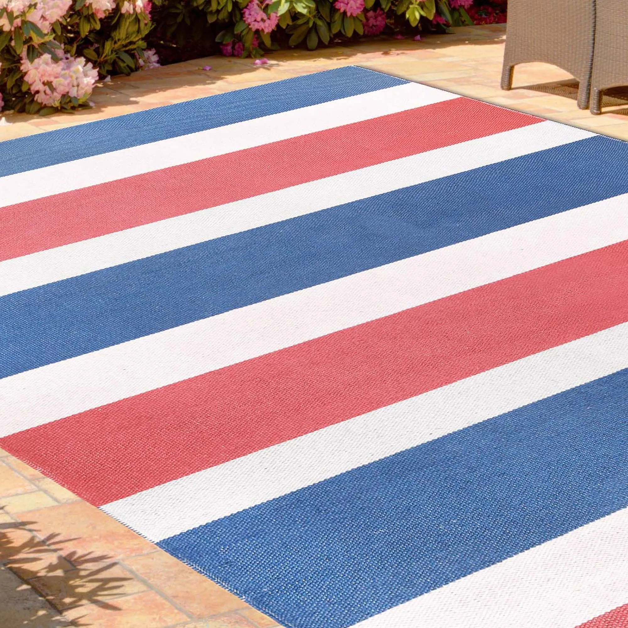 Superior Modern Stripes Indoor/ Outdoor Area Rug