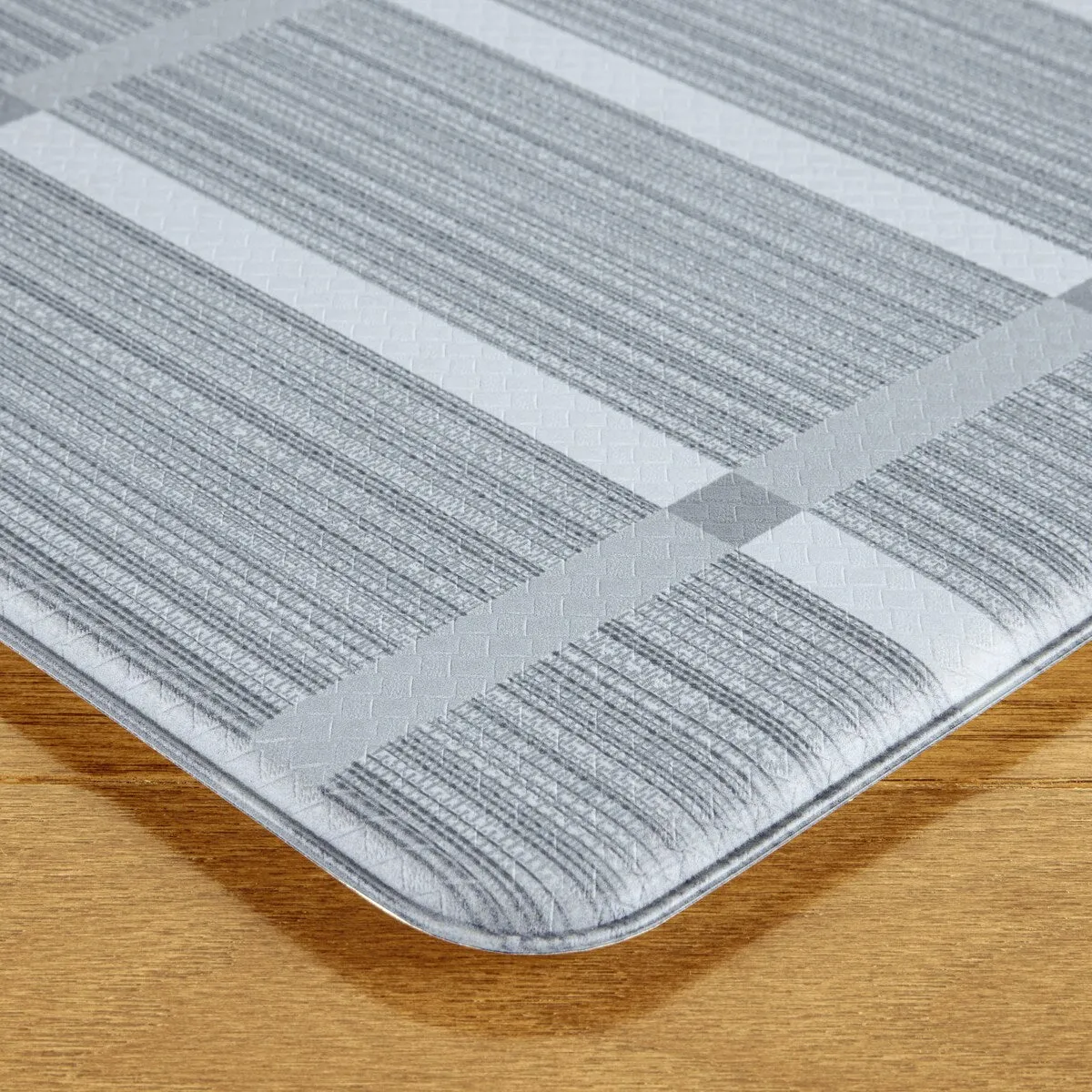 TOWN & COUNTRY BASICS Windowpane Plaid Anti Fatigue Kitchen Mat Non-Slip Backing