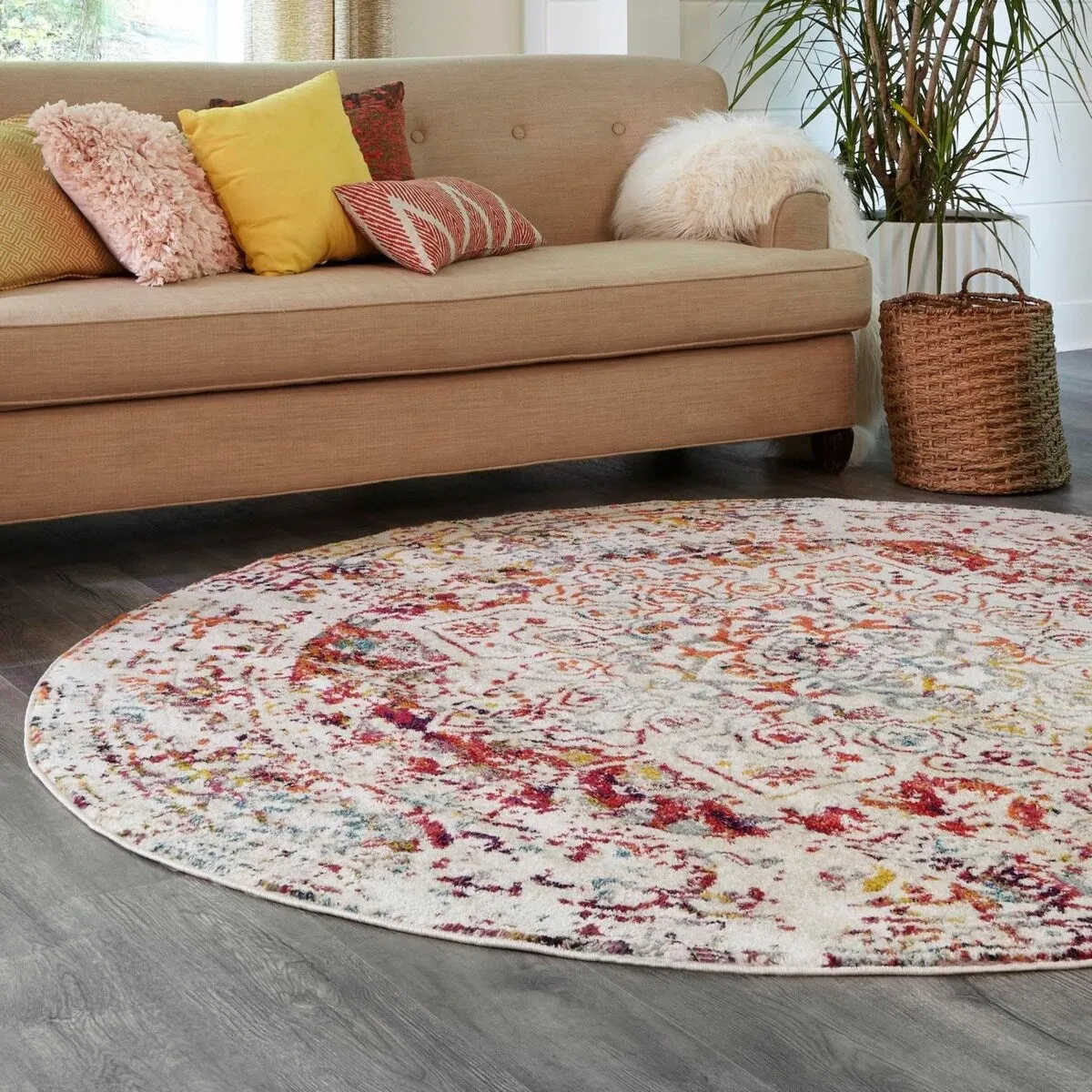 Traditional Brenda Collection Area Rug