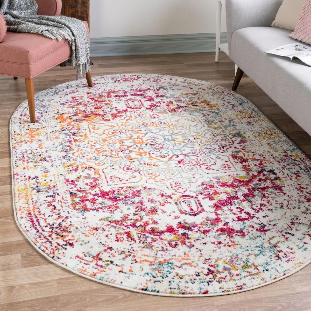 Traditional Brenda Collection Area Rug