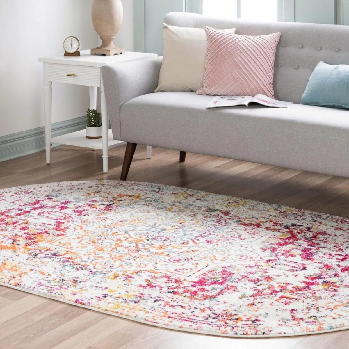 Traditional Brenda Collection Area Rug