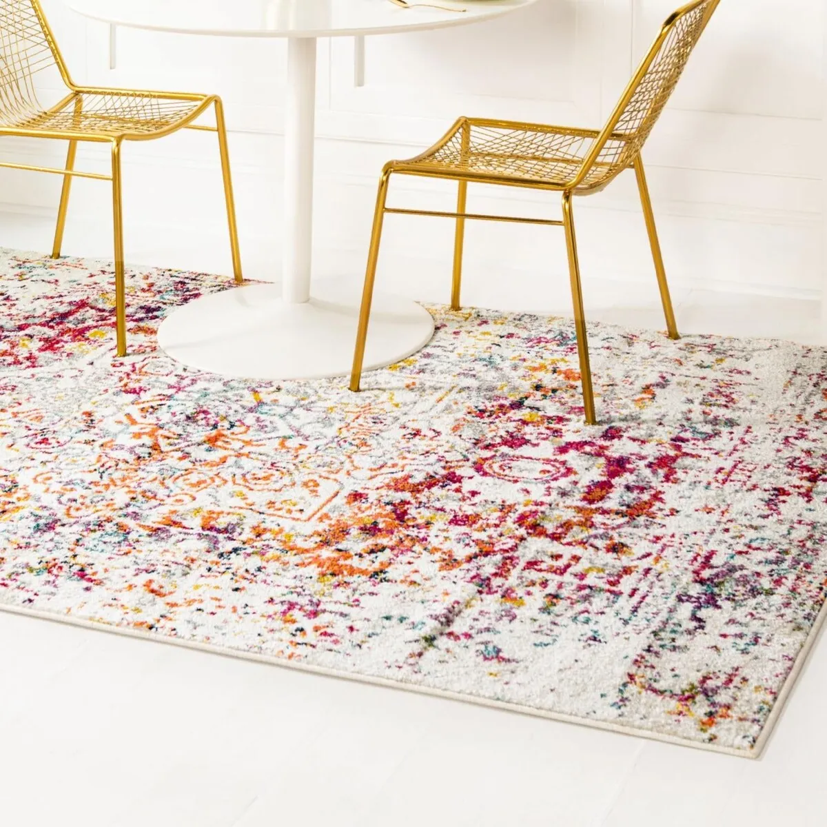 Traditional Brenda Collection Area Rug
