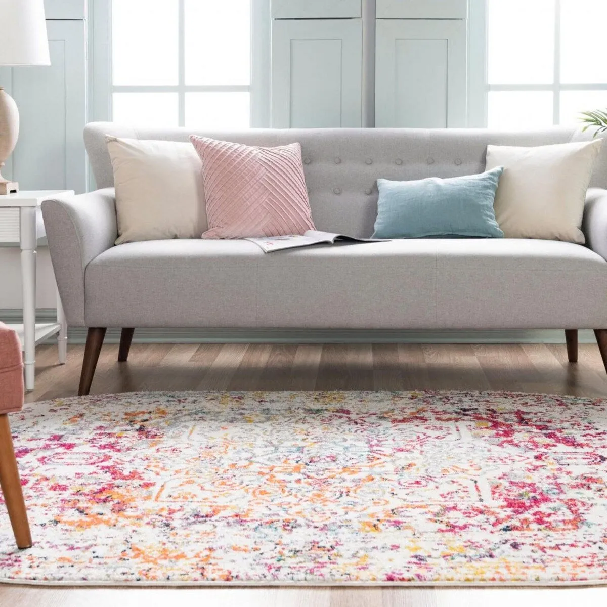 Traditional Brenda Collection Area Rug