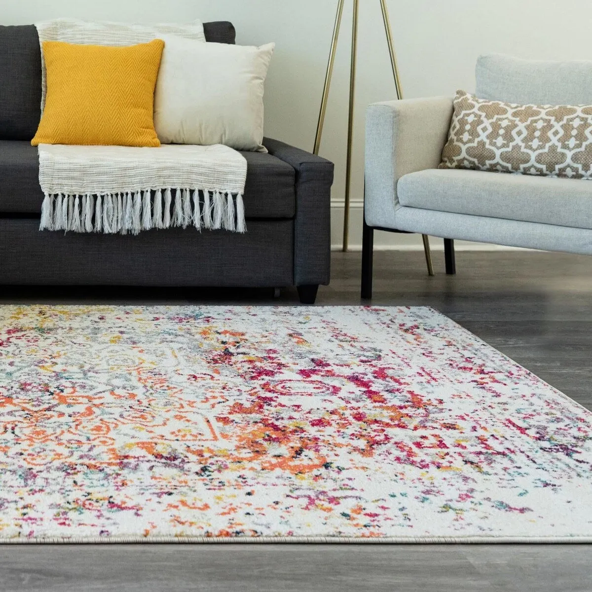Traditional Brenda Collection Area Rug