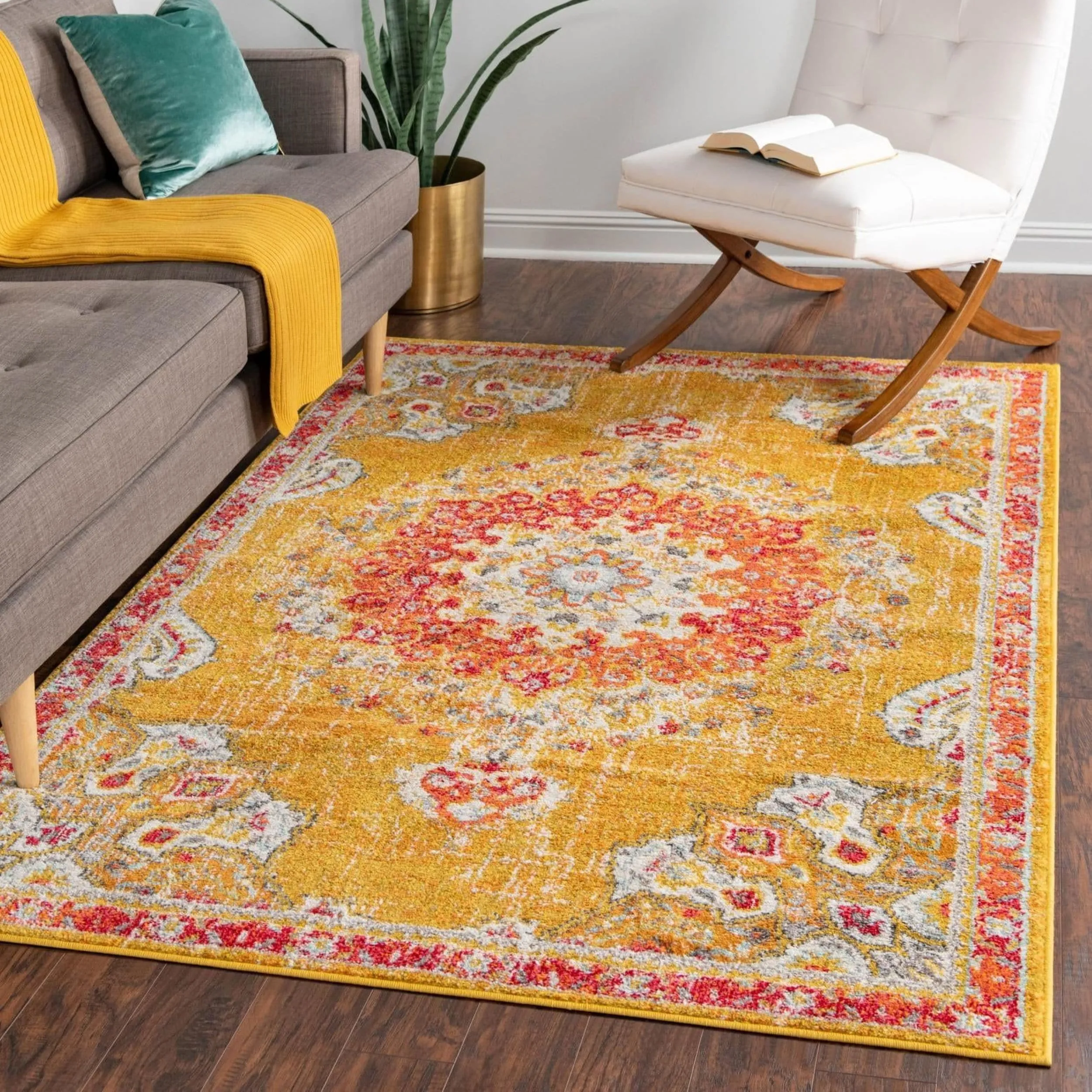 Traditional Koakburg Collection Area Rug