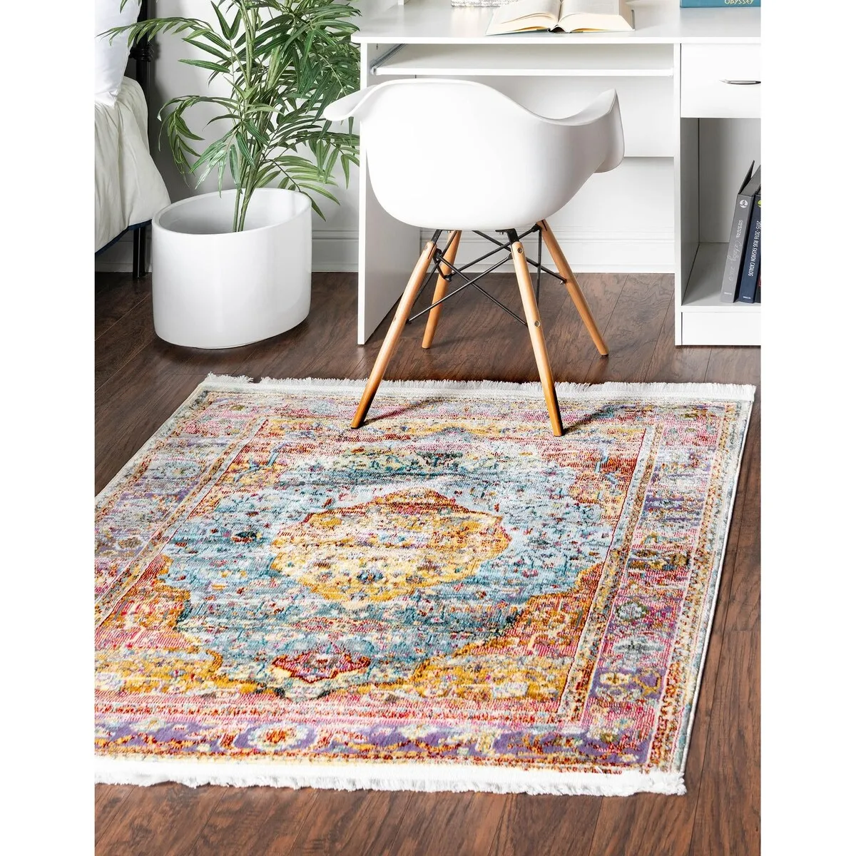 Traditional Samana Collection Area Rug