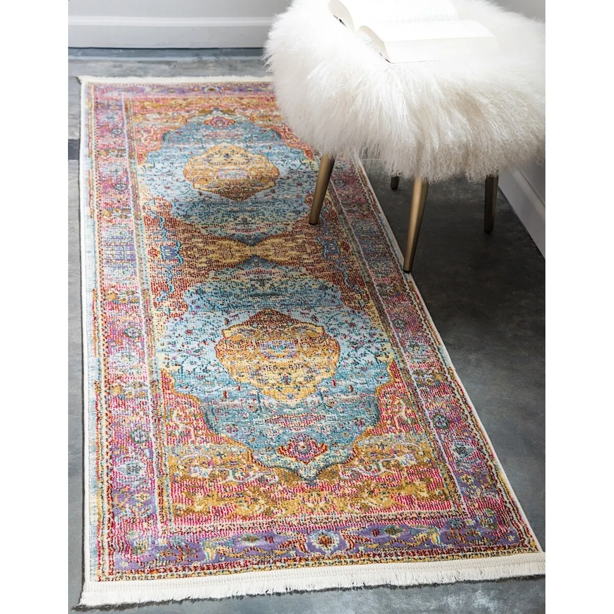 Traditional Samana Collection Area Rug