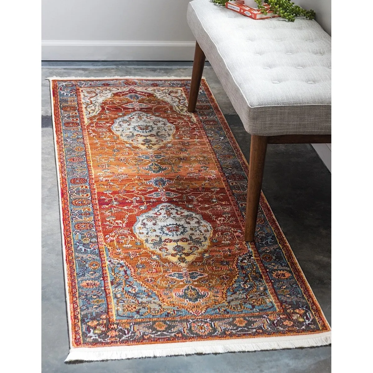 Traditional Samana Collection Area Rug