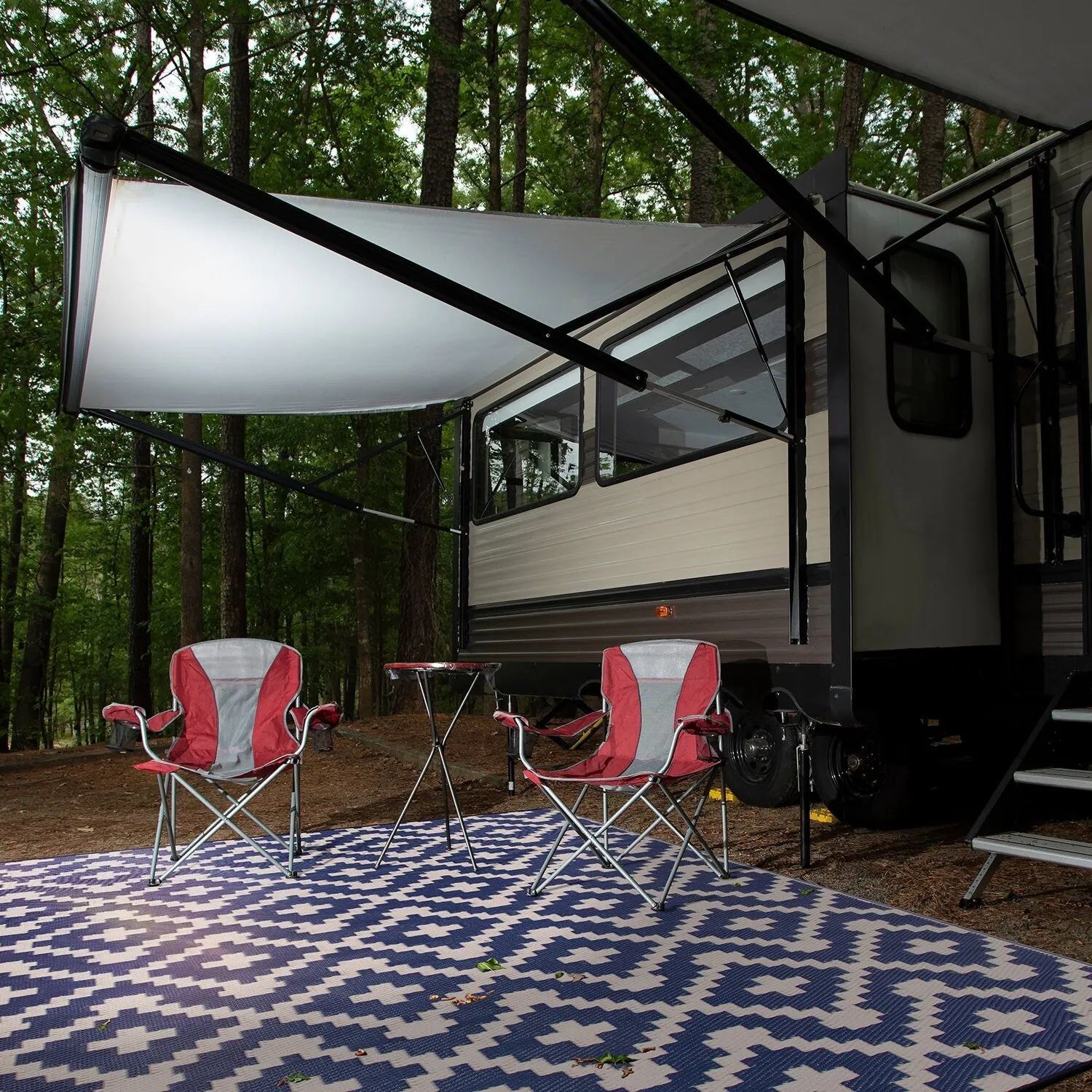 Trellis Geometric Reversible Plastic Outdoor Rugs