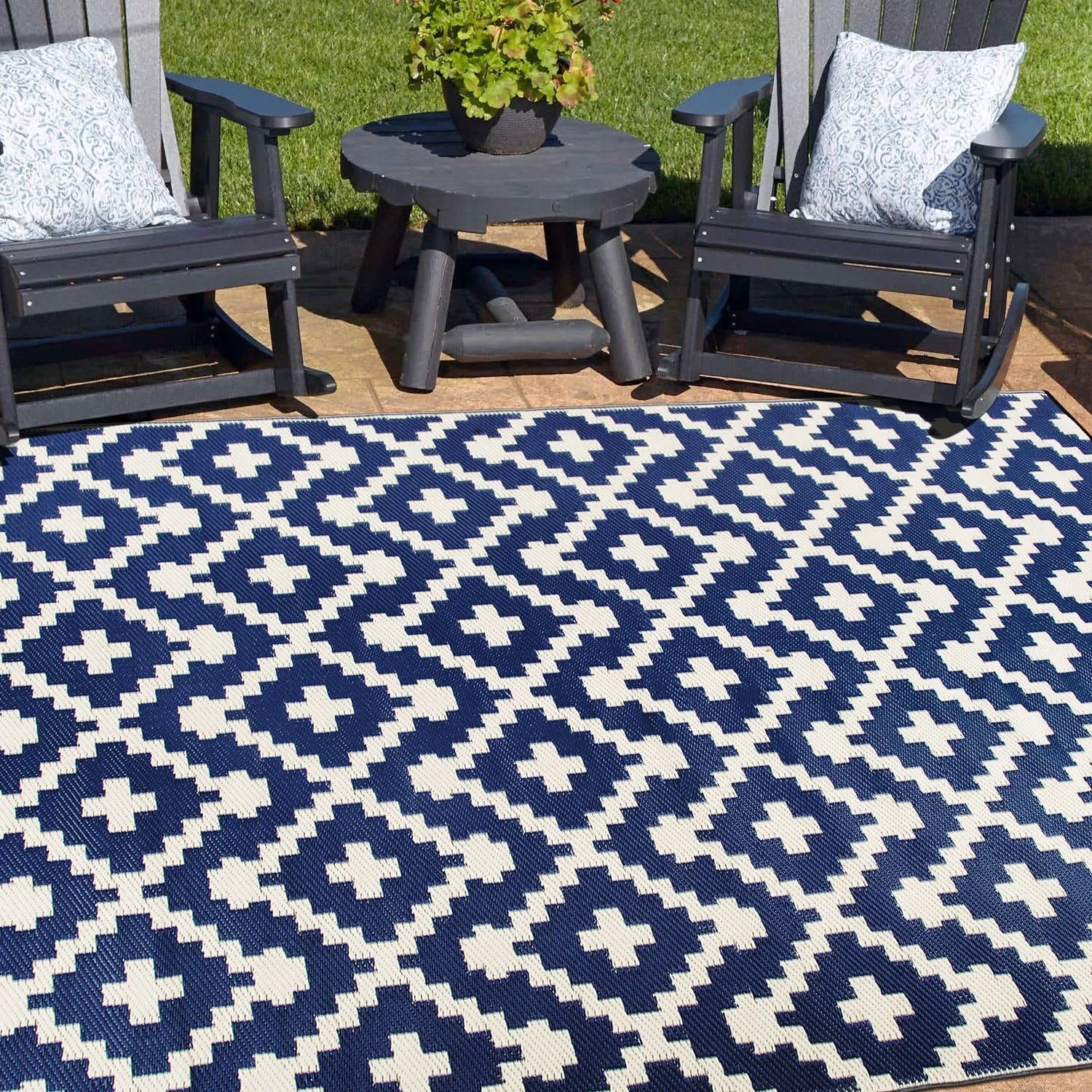Trellis Geometric Reversible Plastic Outdoor Rugs