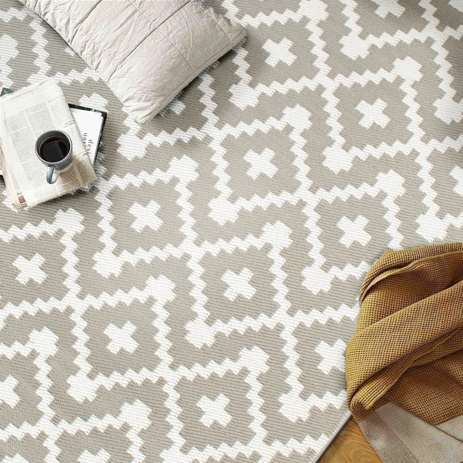 Trellis Geometric Reversible Plastic Outdoor Rugs
