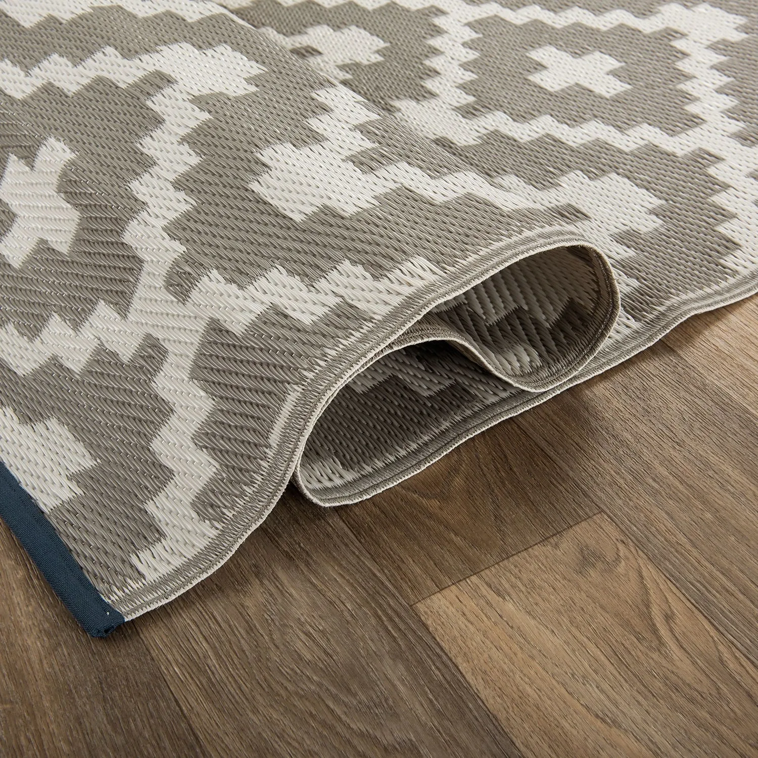 Trellis Geometric Reversible Plastic Outdoor Rugs