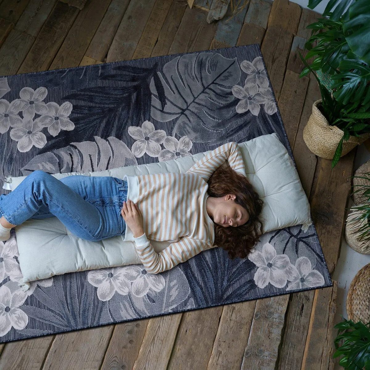 VILLADECOR Leaf Indoor Outdoor Area Rug Low High Pile Rugs For Patio