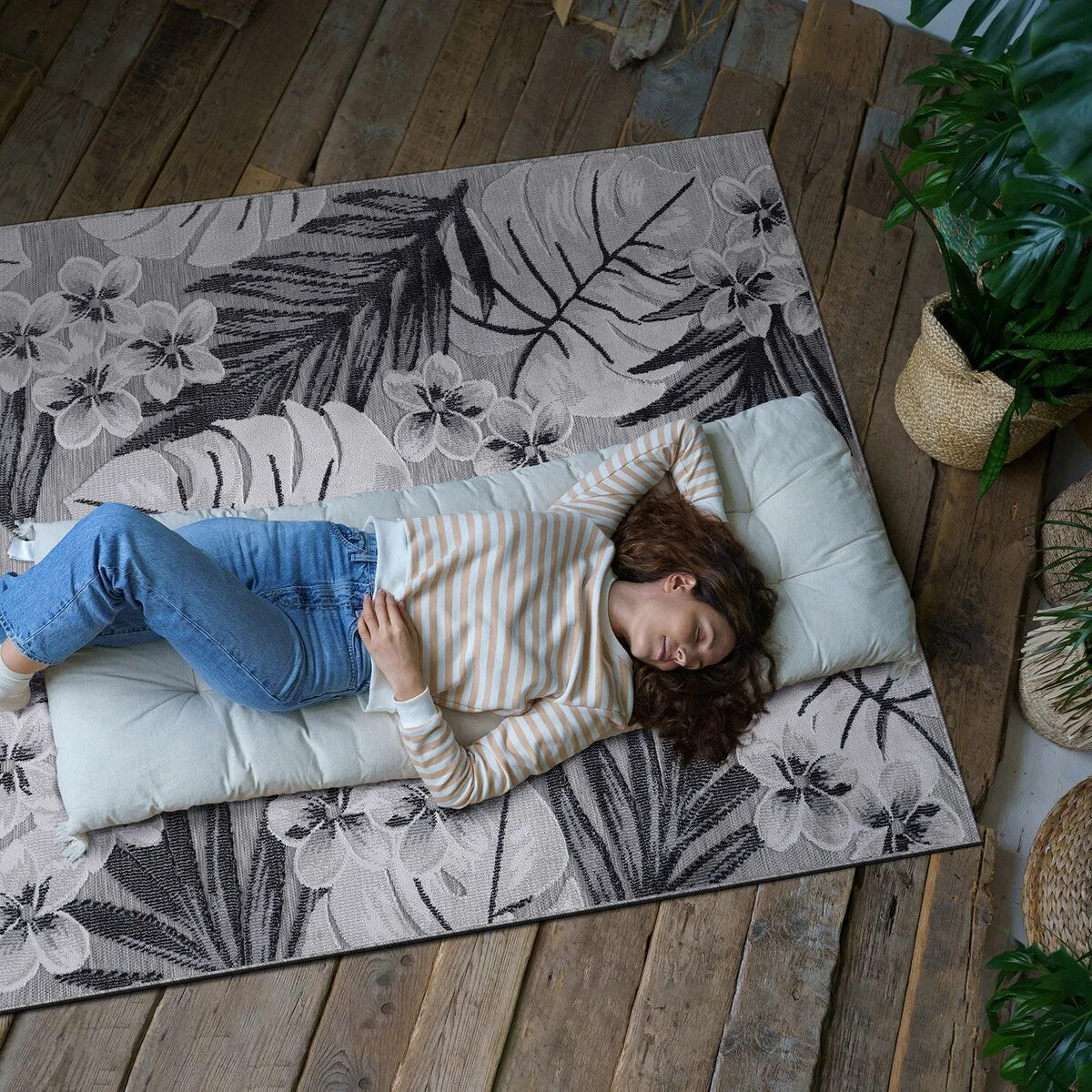 VILLADECOR Leaf Indoor Outdoor Area Rug Low High Pile Rugs For Patio