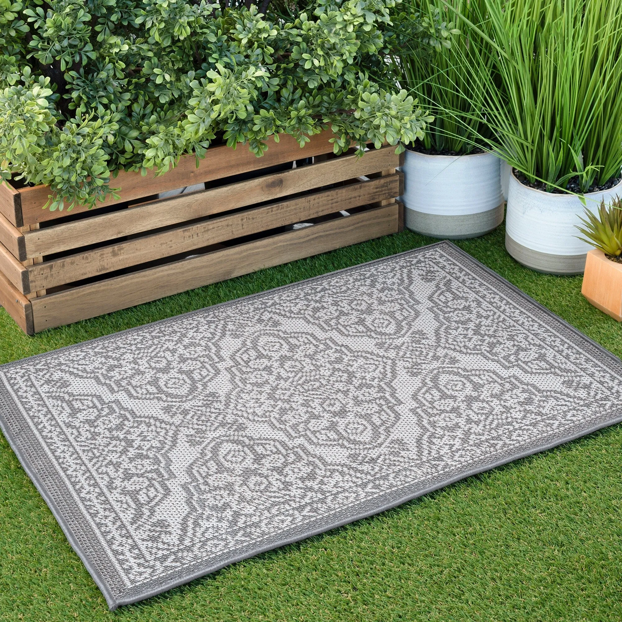 Vision French Country Floral Indoor/Outdoor Area Rug
