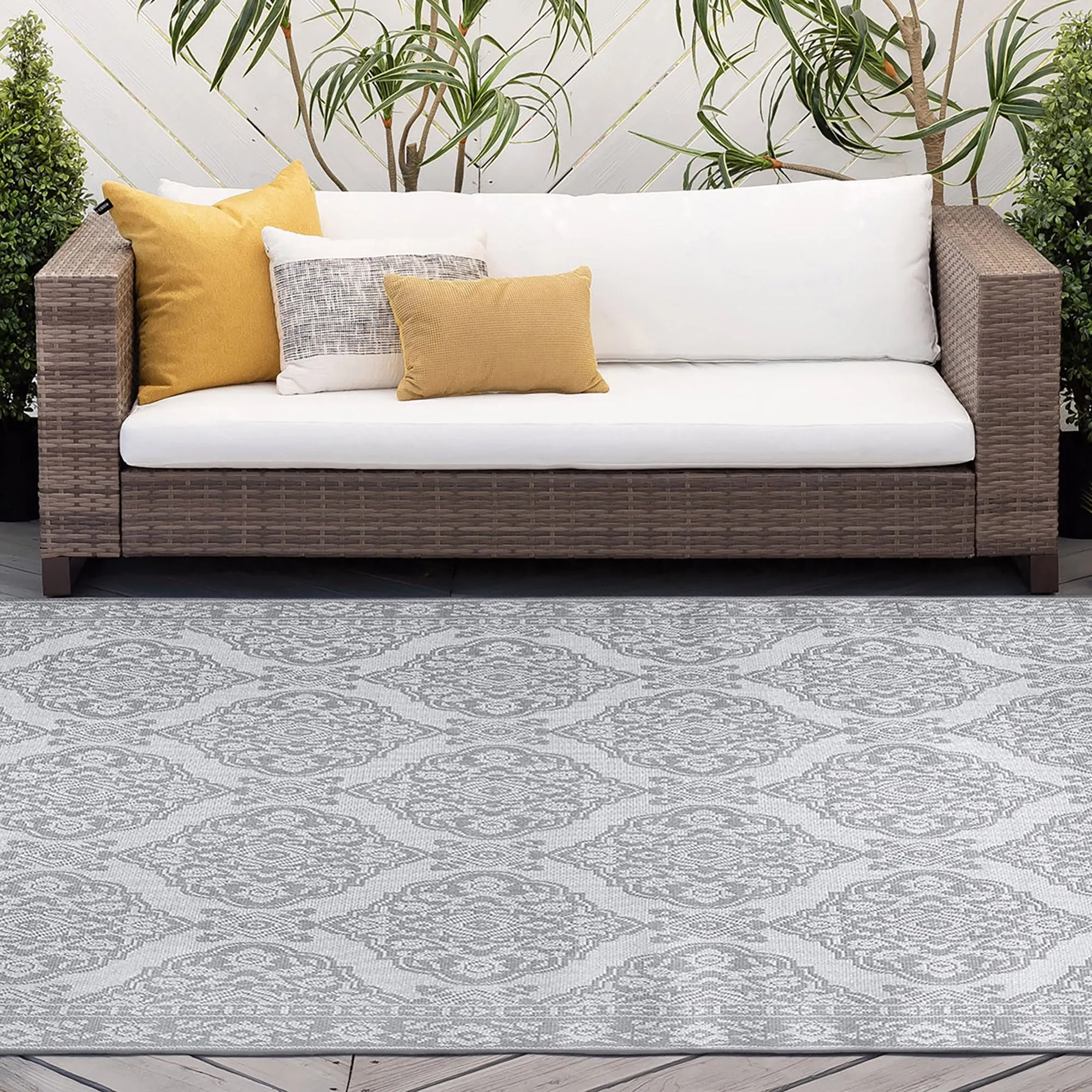 Vision French Country Floral Indoor/Outdoor Area Rug