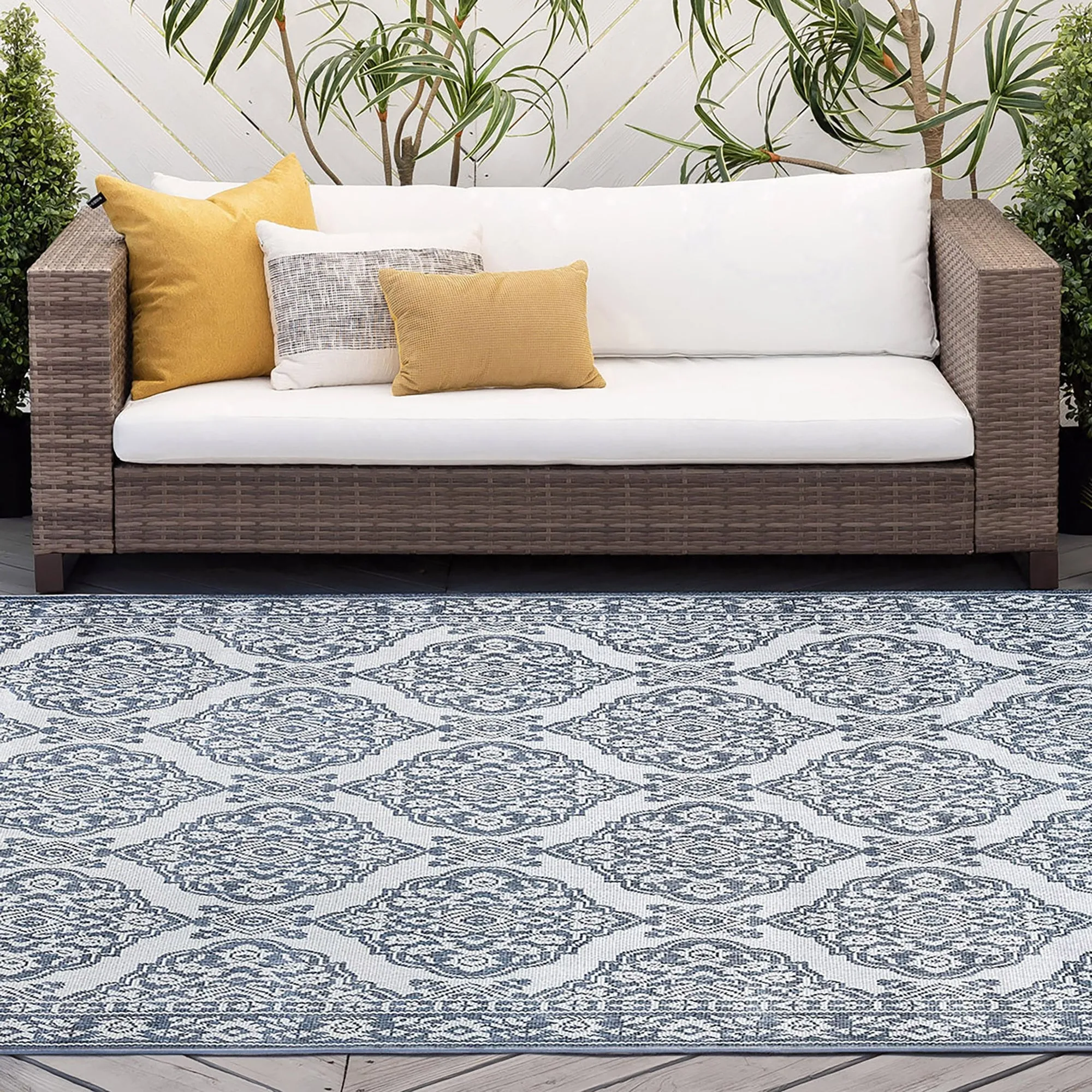 Vision French Country Floral Indoor/Outdoor Area Rug