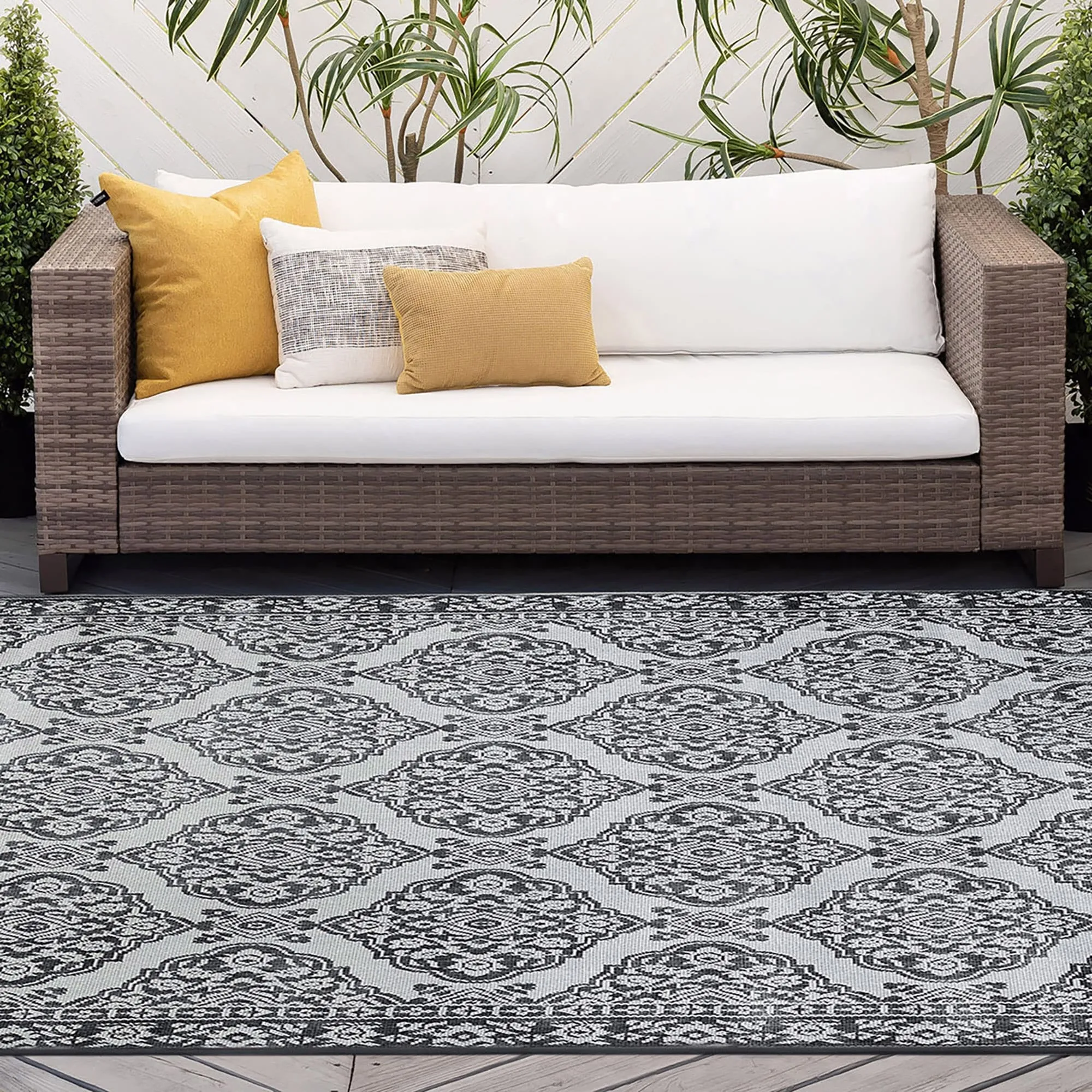 Vision French Country Floral Indoor/Outdoor Area Rug