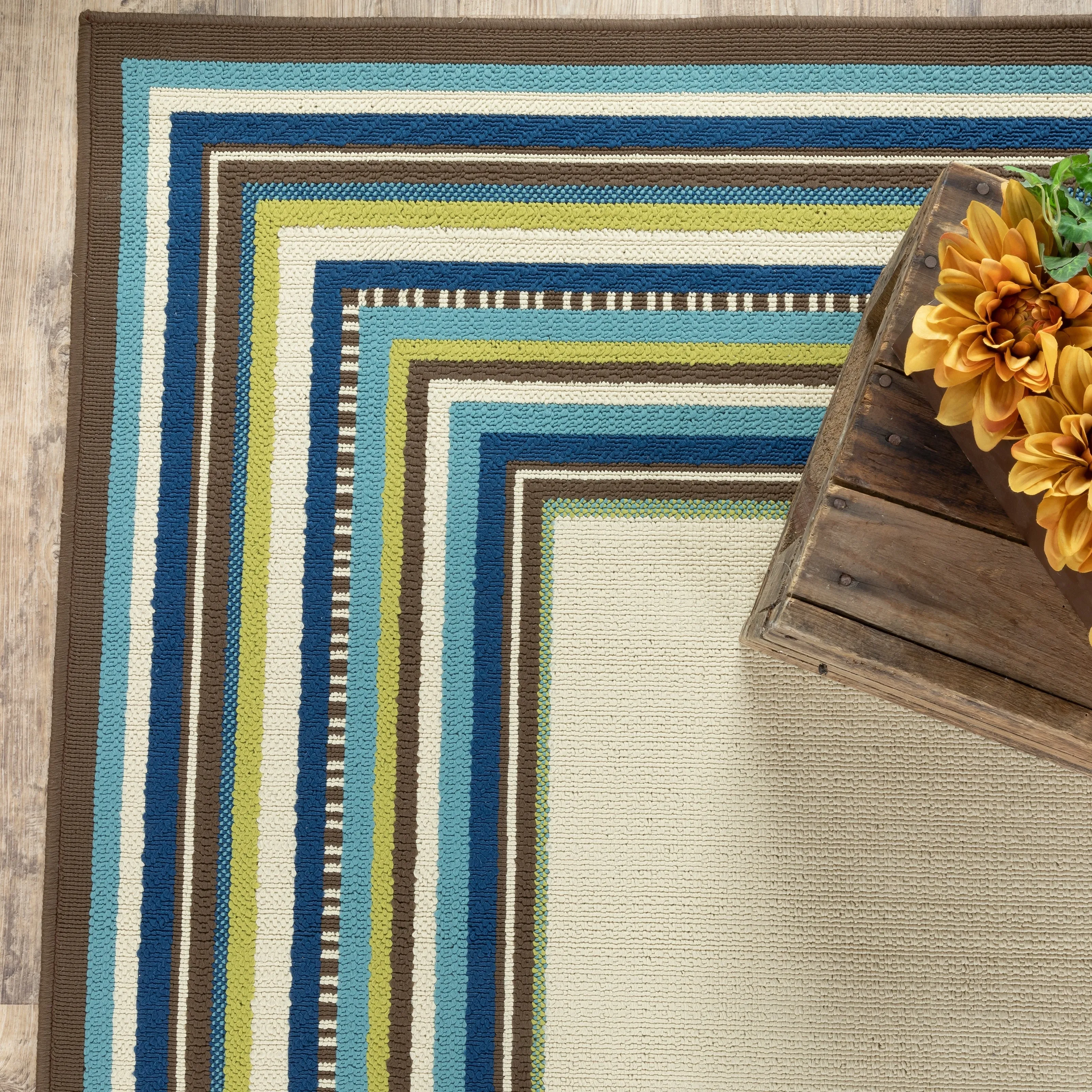 Vista Home Catalina Multi-Border Indoor-Outdoor Ivory/Blue Rug--