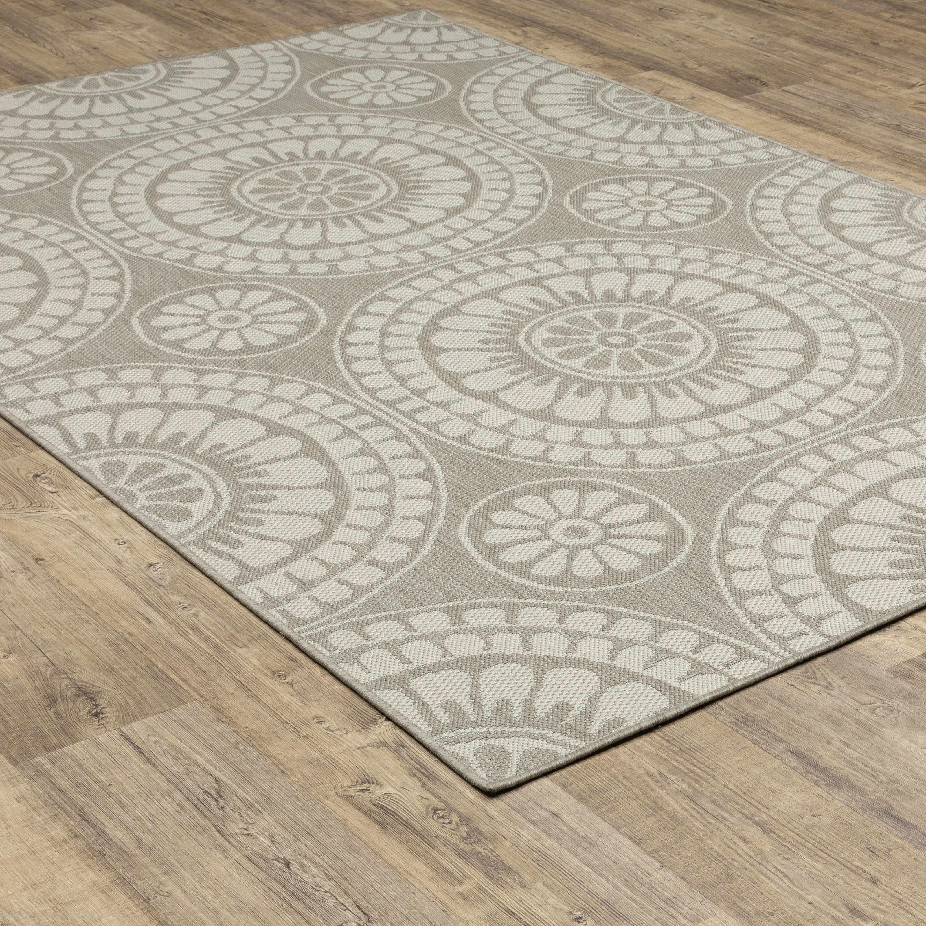 Vista Home Palmetto Floral Medallion Indoor/ Outdoor Area Rug