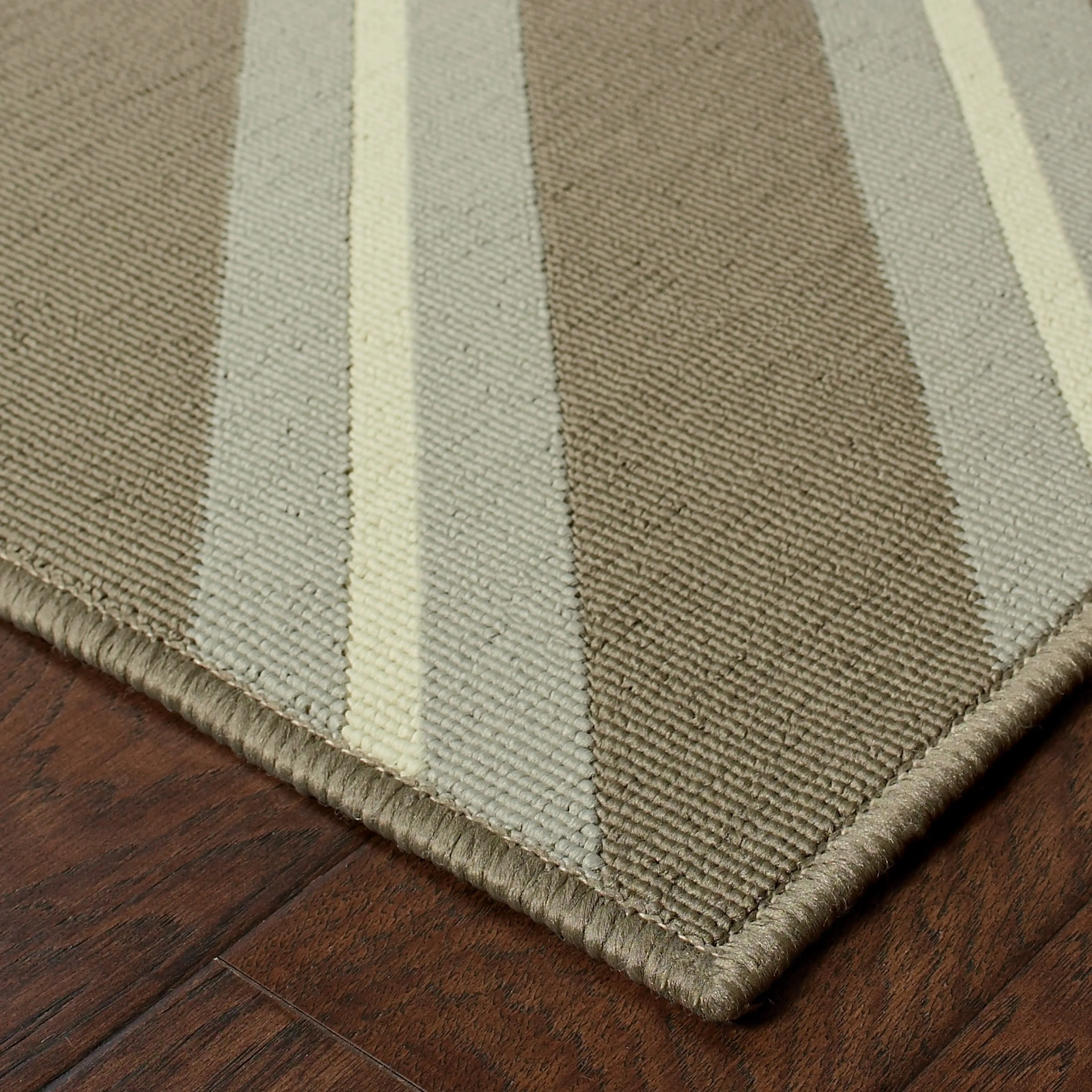 Vista Home Rio Mar Diagonal Stipe Indoor/ Outdoor Area Rug