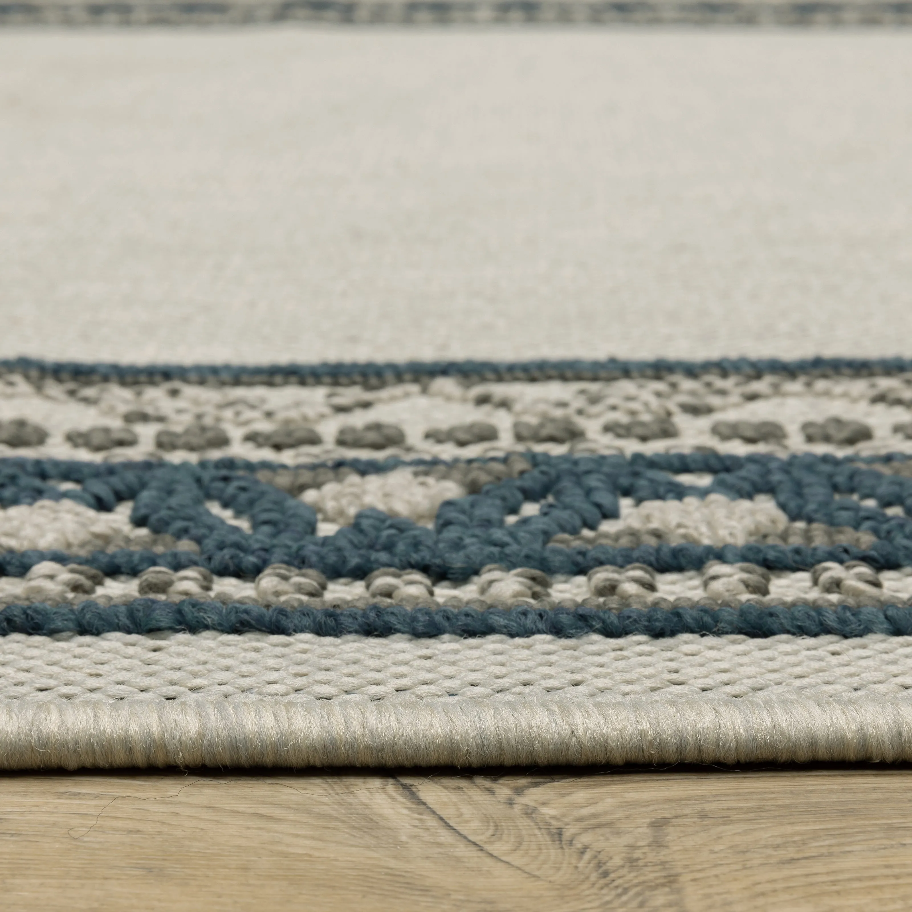 Vista Home Talcot Detailed Border Grey/ Teal Indoor-Outdoor Area Rug