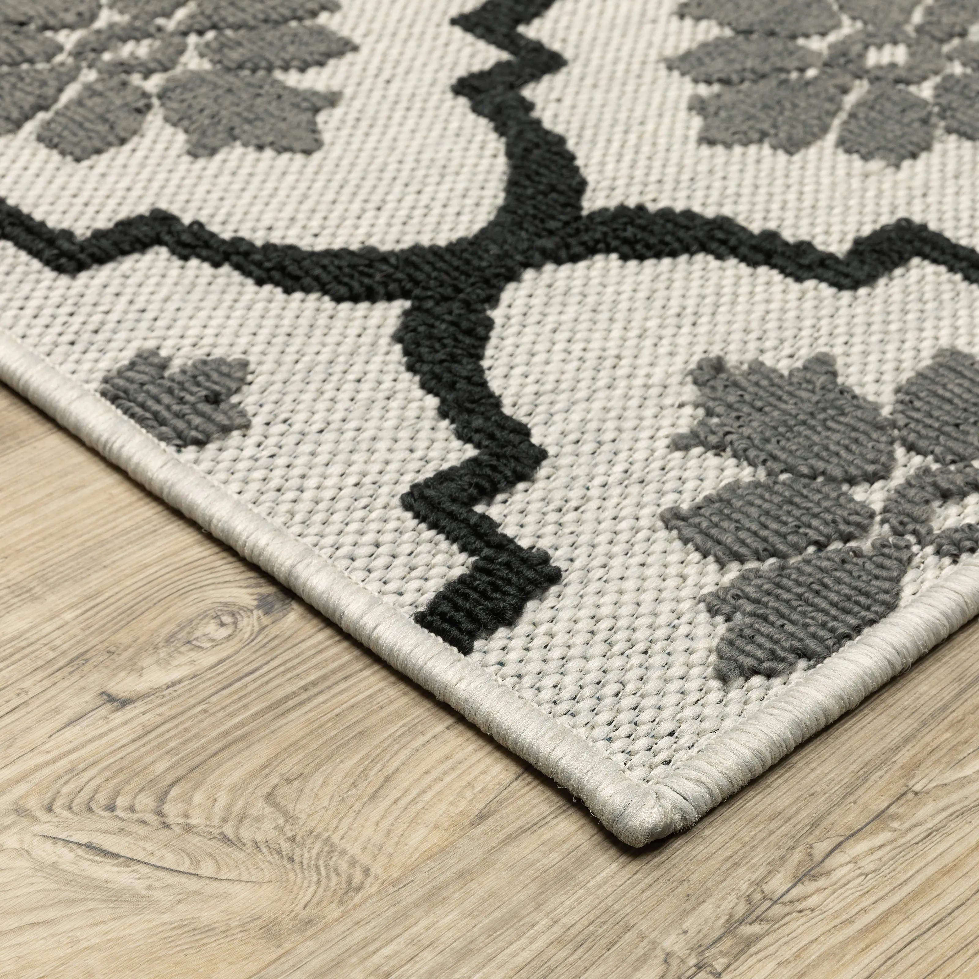Vista Home Talcot Moroccan Trellis Grey/ Black Indoor-Outdoor Area Rug
