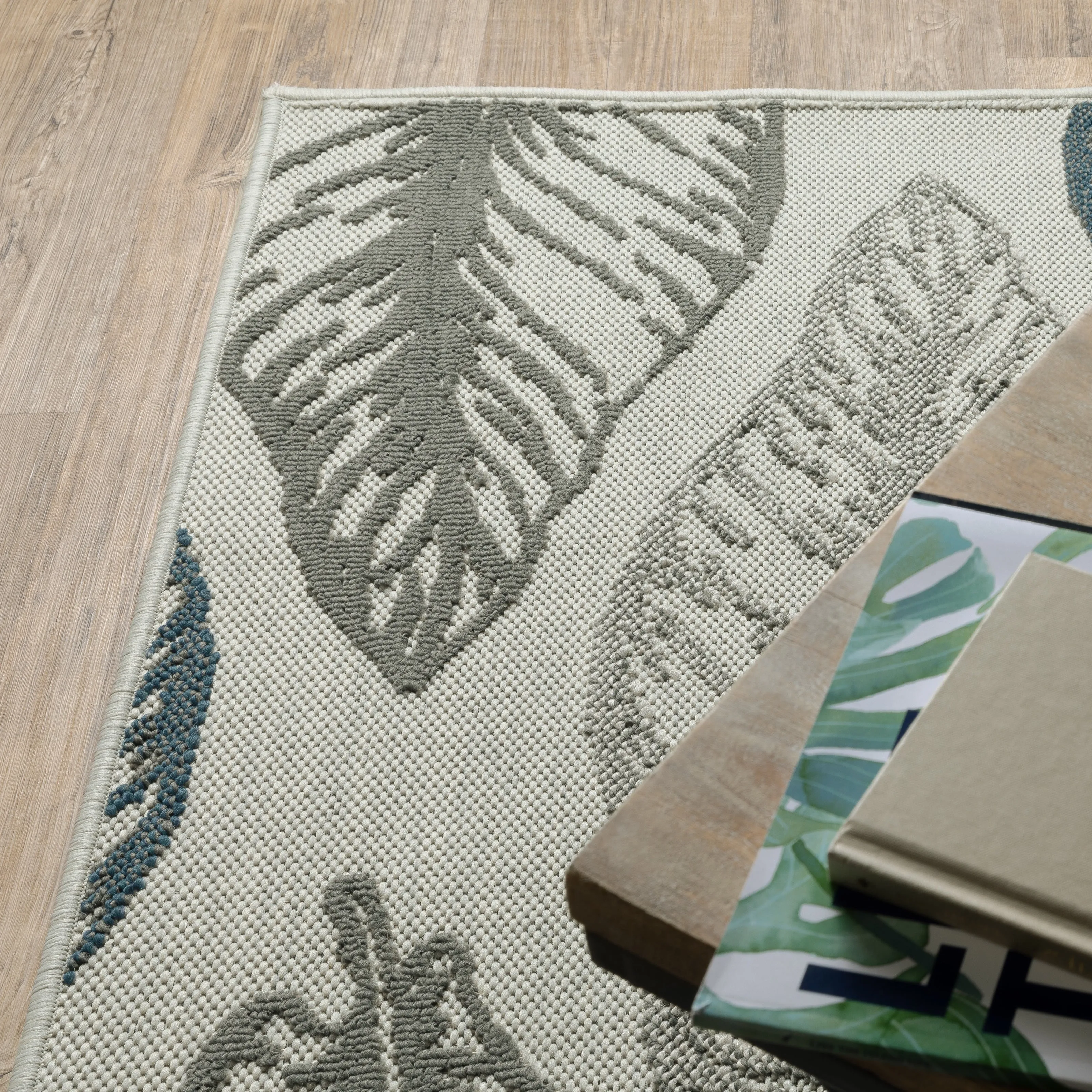 Vista Home Talcot Tropical Leaf Grey/Teal Indoor-Outdoor Area Rug