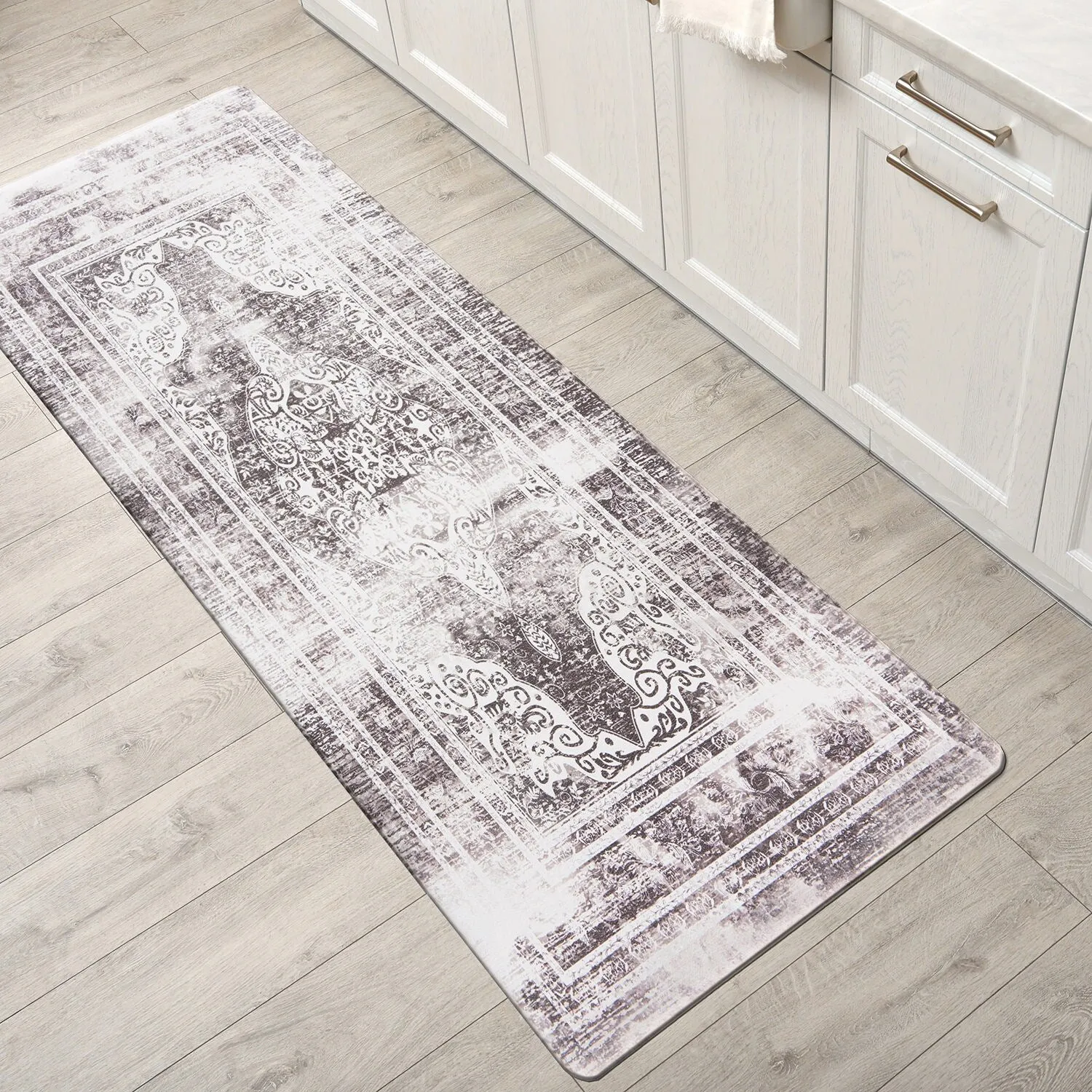 World Rug Gallery Distressed Traditional Anti-Fatigue Standing Mat - 18x47