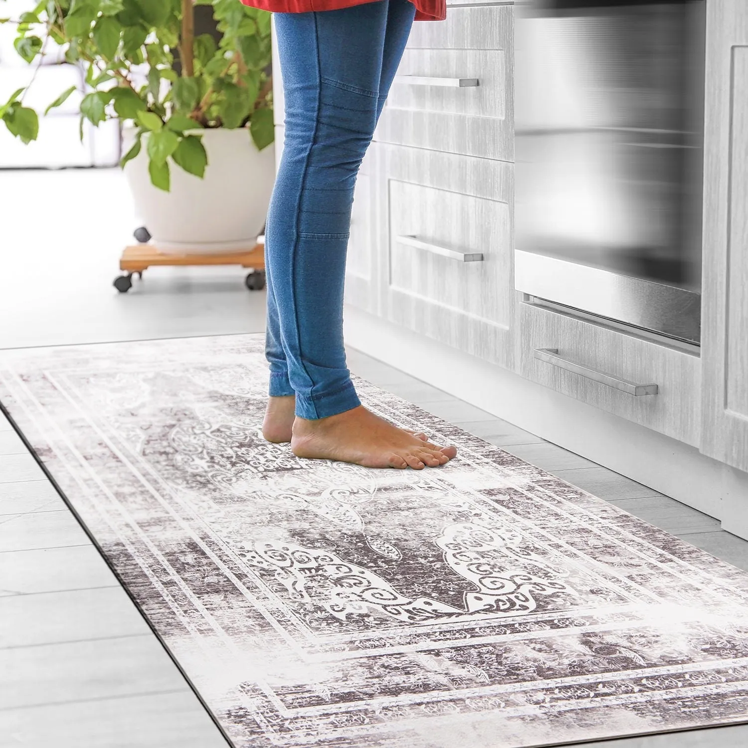 World Rug Gallery Distressed Traditional Anti-Fatigue Standing Mat - 18x47